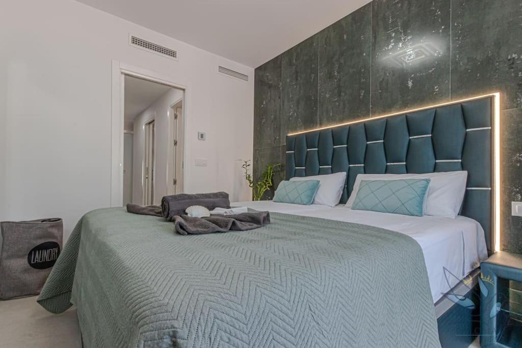 בנאלמדנה Puerto Marina Luxury 2Bdr Apartment With Sea View מראה חיצוני תמונה