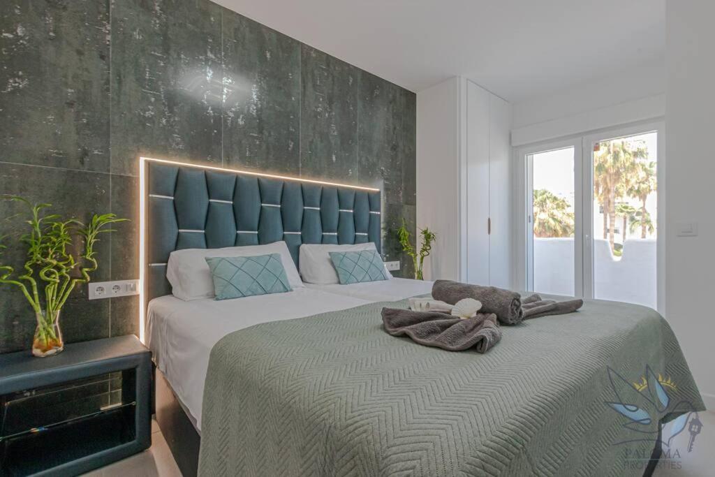 בנאלמדנה Puerto Marina Luxury 2Bdr Apartment With Sea View מראה חיצוני תמונה