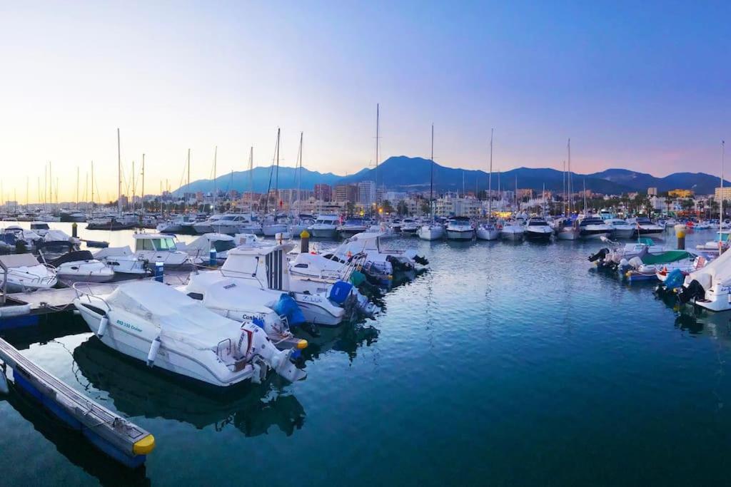 בנאלמדנה Puerto Marina Luxury 2Bdr Apartment With Sea View מראה חיצוני תמונה